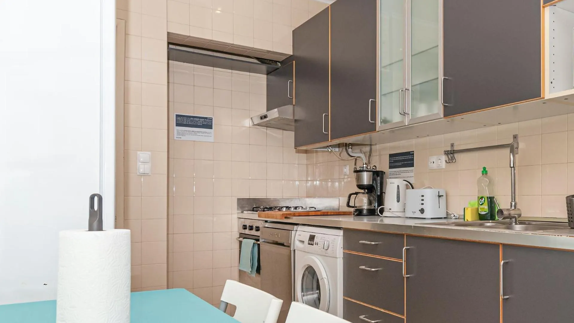 Houze_Central Lisbon, 4 Rooms Flat W/ Zoo View